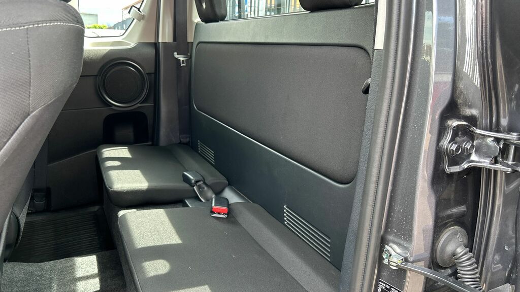 Toyota HILUX Pickup Black #30