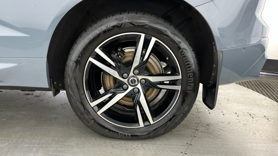 Volvo XC60 R-design, B5 Mild Hybrid Grey #4