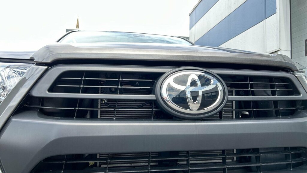 Toyota HILUX Invincible X Grey #46