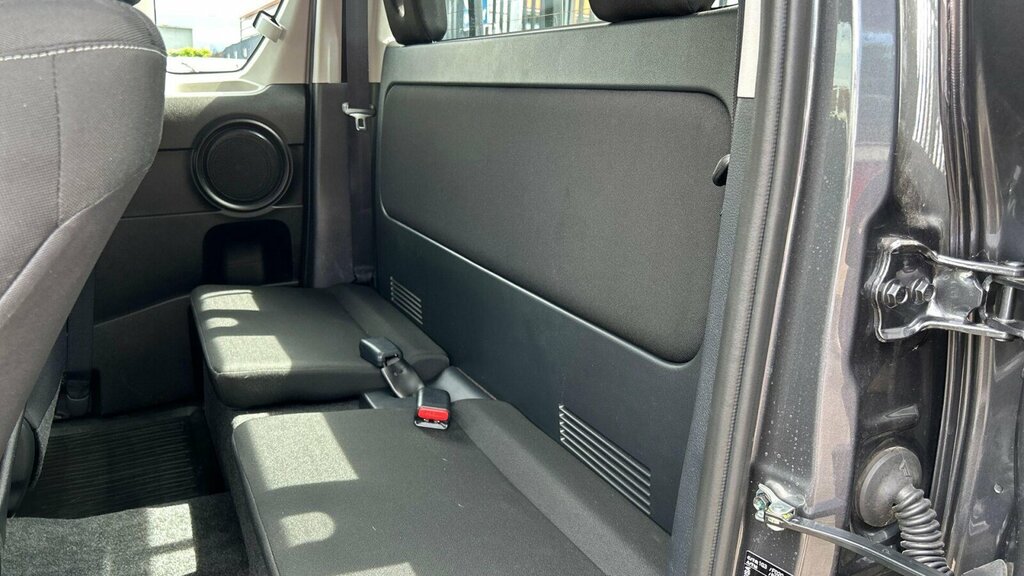 Toyota HILUX Invincible X Grey #15
