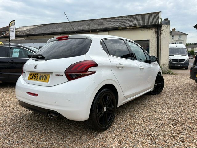 Peugeot 208 2016 1.6 Bluehdi Gt Line Hatchback Manu CA53WYN White #3