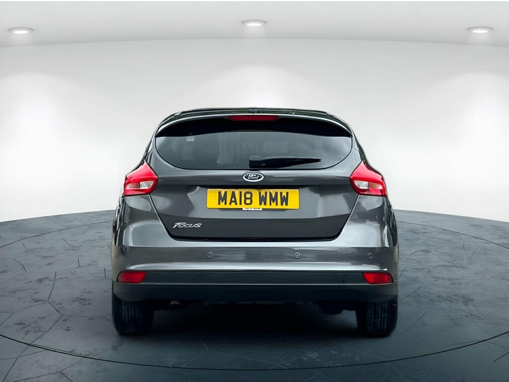 Ford Focus 1.5 Tdci Zetec Edition Powershift Euro 6 Ss MA18WMW Grey #4