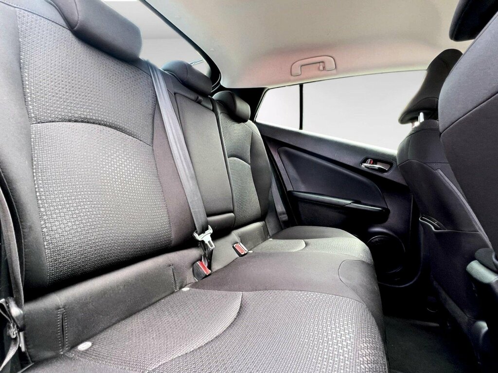 Toyota Prius Petrol White #7