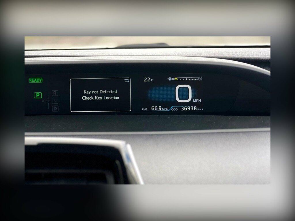 Toyota Prius Petrol White #21