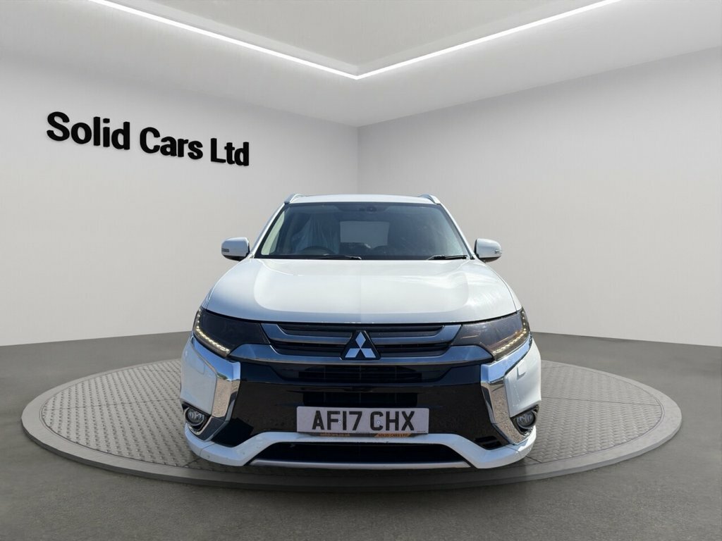 Mitsubishi Outlander Suv White #2