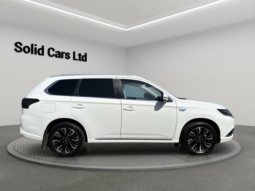 Mitsubishi Outlander Suv White #6