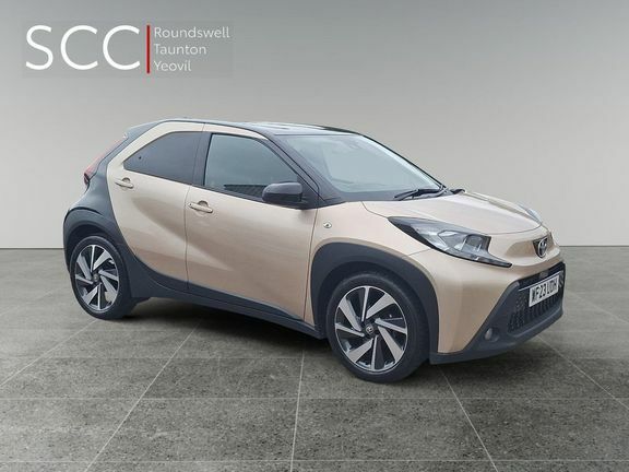 Toyota Aygo X Edge Parking Pack Beige