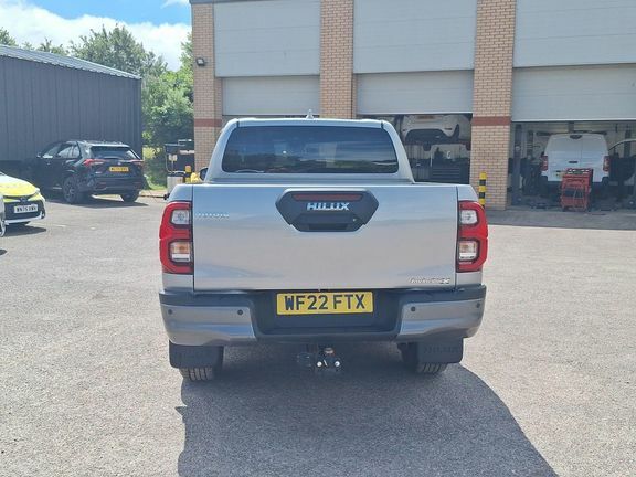 Toyota HILUX Invincible X Dc 2.8D Silver #5