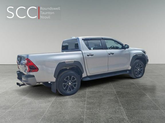 Toyota HILUX Invincible X Dc 2.8D Silver #6