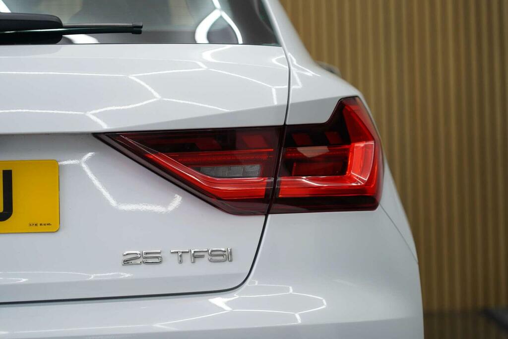 Audi A1 Audi Sportback 25 Tfsi Technik Black #29