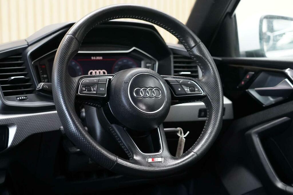 Audi A1 Audi Sportback 25 Tfsi Technik Black #52
