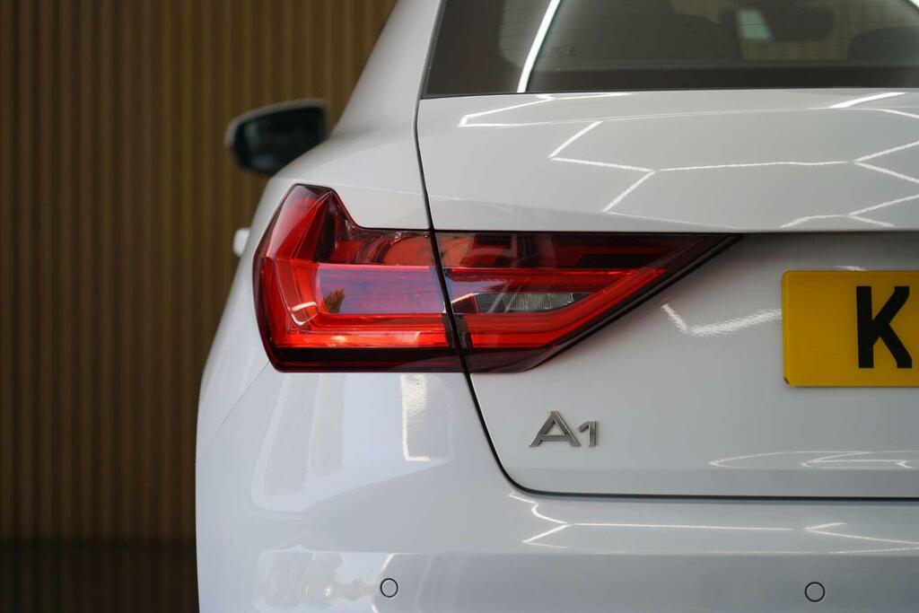 Audi A1 Audi Sportback 25 Tfsi Technik Black #28