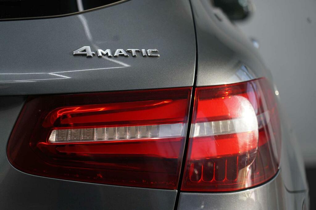 Mercedes-Benz GLC Class 2.1 Glc 250 D 4Matic Amg Line Premium 201 Bhp White #49