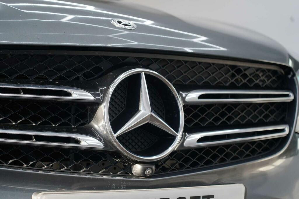 Mercedes-Benz GLC Class 2.1 Glc 250 D 4Matic Amg Line Premium 201 Bhp White #45