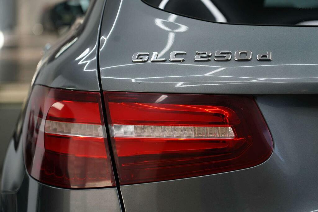 Mercedes-Benz GLC Class 2.1 Glc 250 D 4Matic Amg Line Premium 201 Bhp White #48