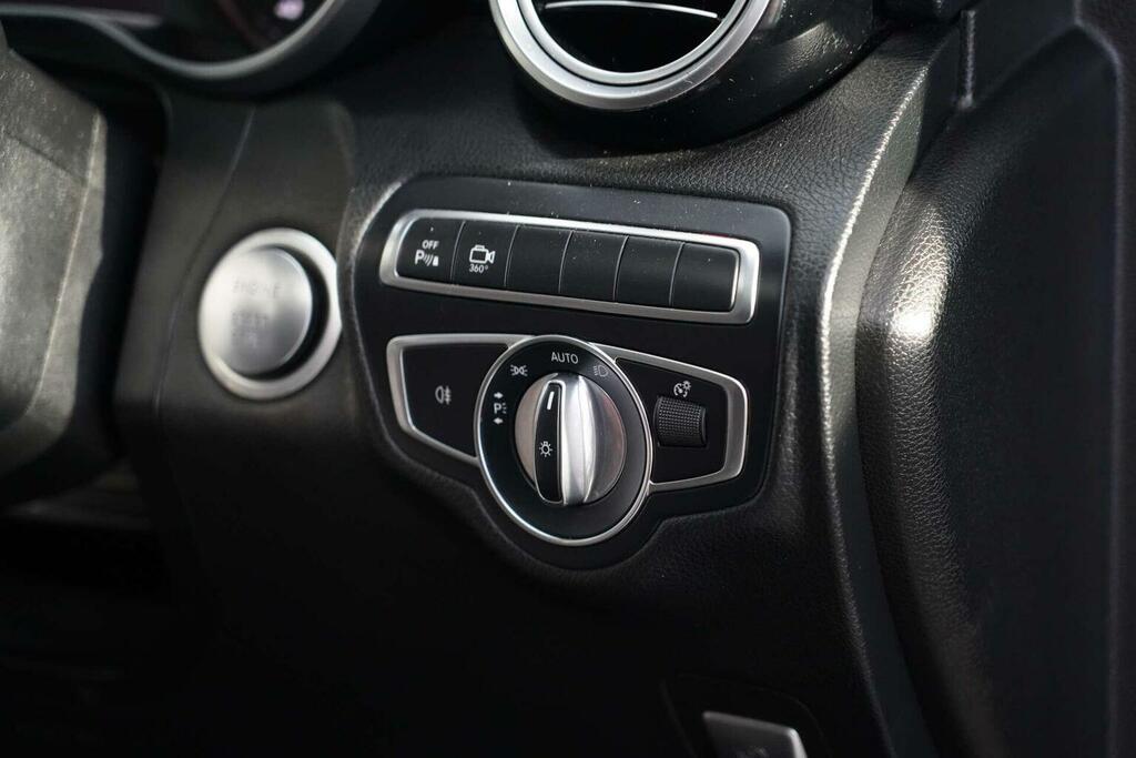 Mercedes-Benz GLC Class 2.1 Glc 250 D 4Matic Amg Line Premium 201 Bhp White #35