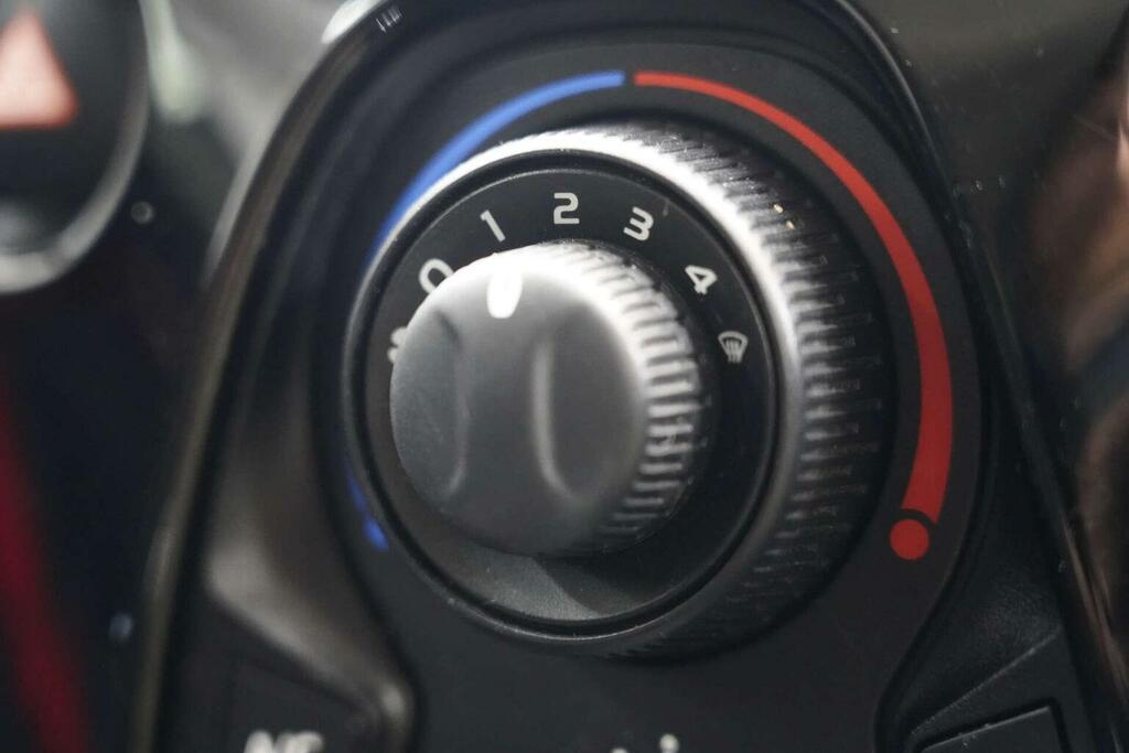 Peugeot 108 1.0 Active Euro 6  #38