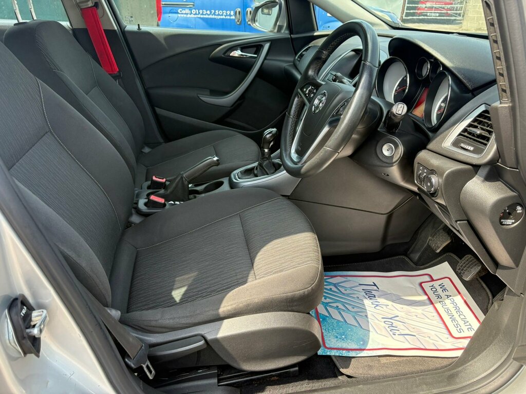 Vauxhall Astra 1.6 Cdti Ecoflex Tech Line Hatchback Ma CV64MXF Silver #2