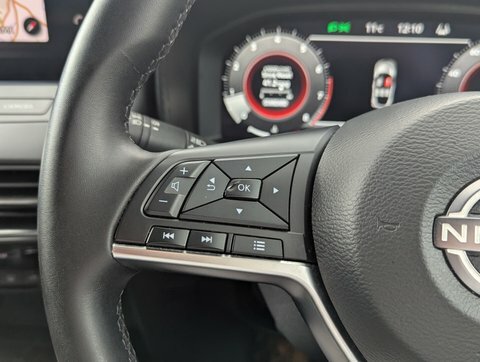Nissan Juke Hatchback White #17
