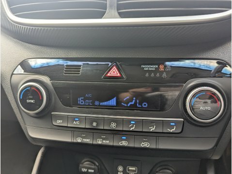 Hyundai Tucson Estate Red #52