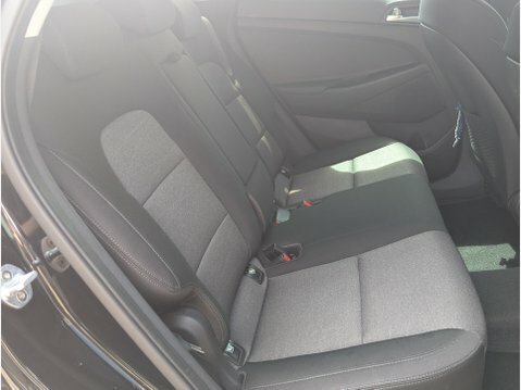 Hyundai Tucson Estate Red #49