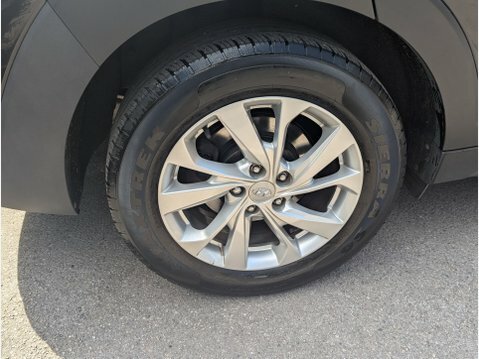 Hyundai Tucson Estate Red #61
