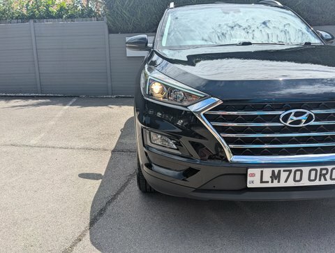 Hyundai Tucson Estate Red #10