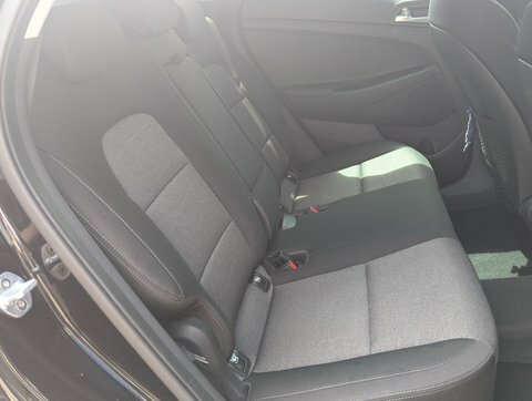 Hyundai Tucson Estate Red #18