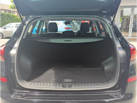 Hyundai Tucson Estate Red #45