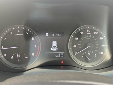 Hyundai Tucson Estate Red #55