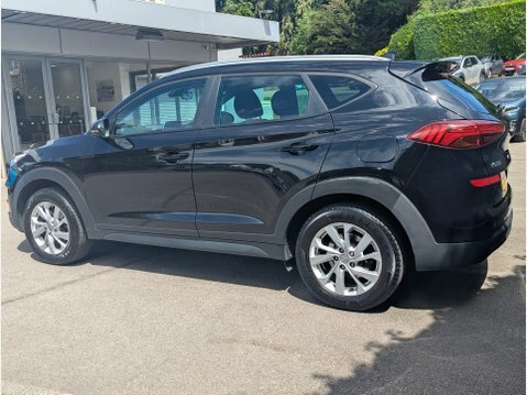Hyundai Tucson Estate Red #38