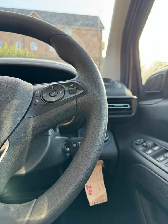 Vauxhall Combo-e Life 100Kw Design 50Kwh Black #15