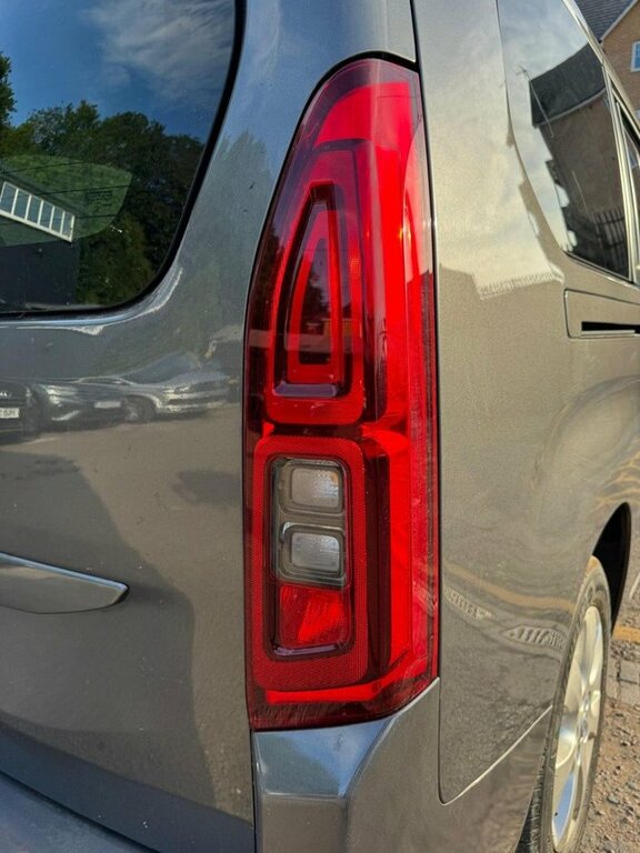 Vauxhall Combo-e Life 100Kw Design 50Kwh Black #44