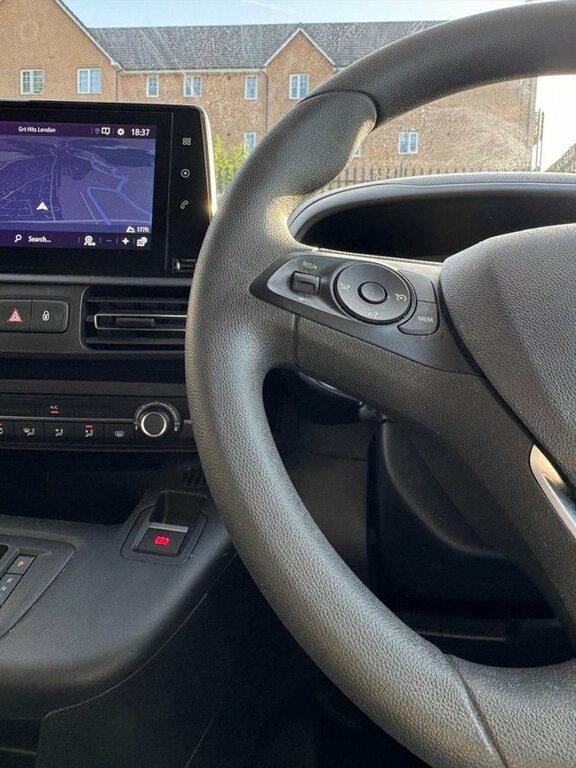 Vauxhall Combo-e Life 100Kw Design 50Kwh Black #14