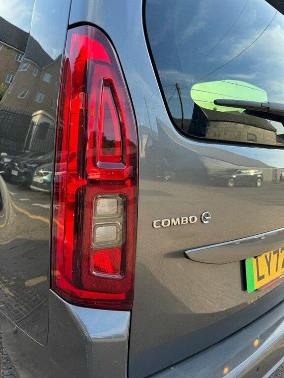 Vauxhall Combo-e Life 100Kw Design 50Kwh Black #45