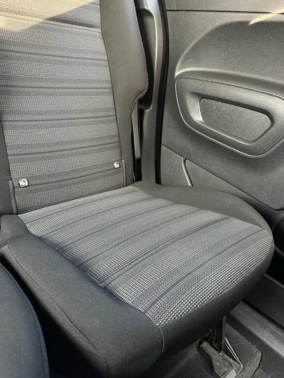 Vauxhall Combo-e Life 100Kw Design 50Kwh Black #22
