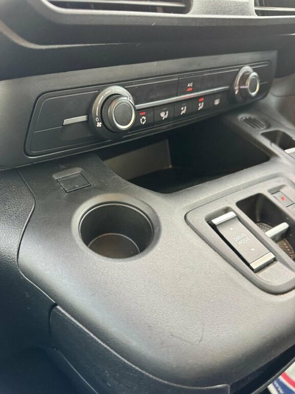 Vauxhall Combo-e Life 100Kw Design 50Kwh Black #40
