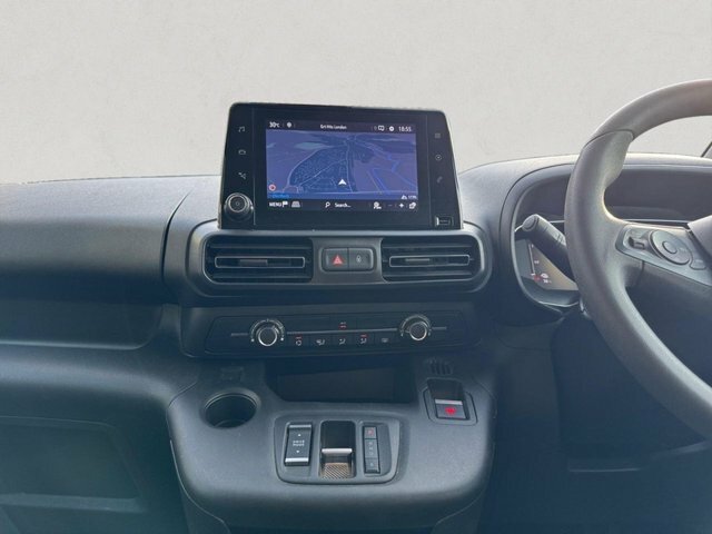 Vauxhall Combo-e Life 100Kw Design 50Kwh Black #12