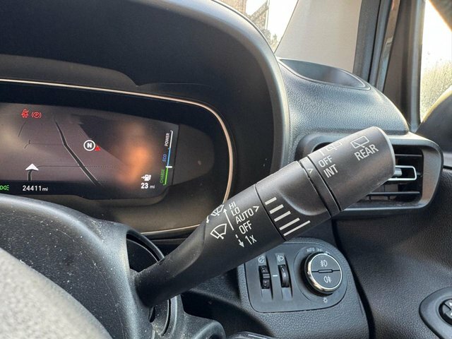 Vauxhall Combo-e Life 100Kw Design 50Kwh Black #16