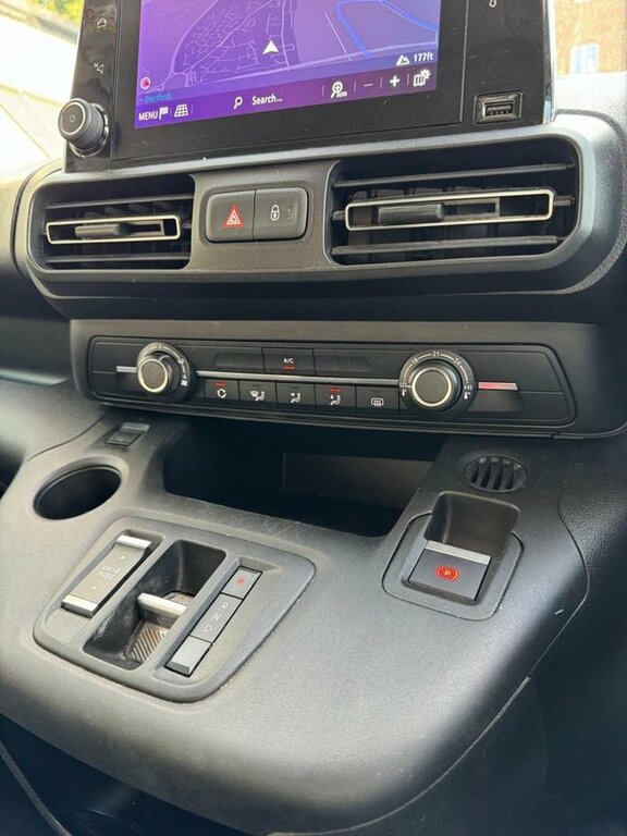 Vauxhall Combo-e Life 100Kw Design 50Kwh Black #26