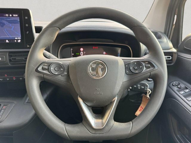 Vauxhall Combo-e Life 100Kw Design 50Kwh Black #13
