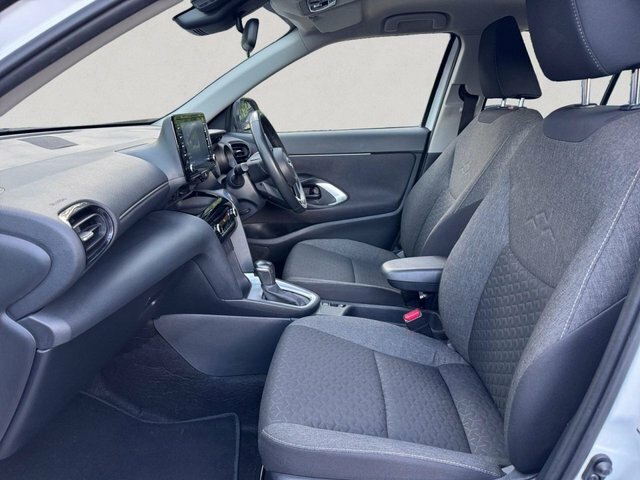 Toyota Yaris Cross Design White #11