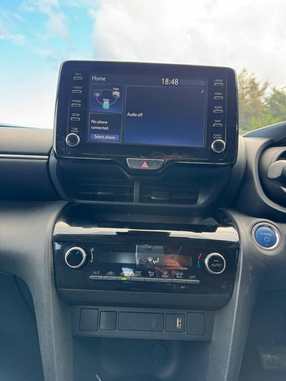 Toyota Yaris Cross Design White #20