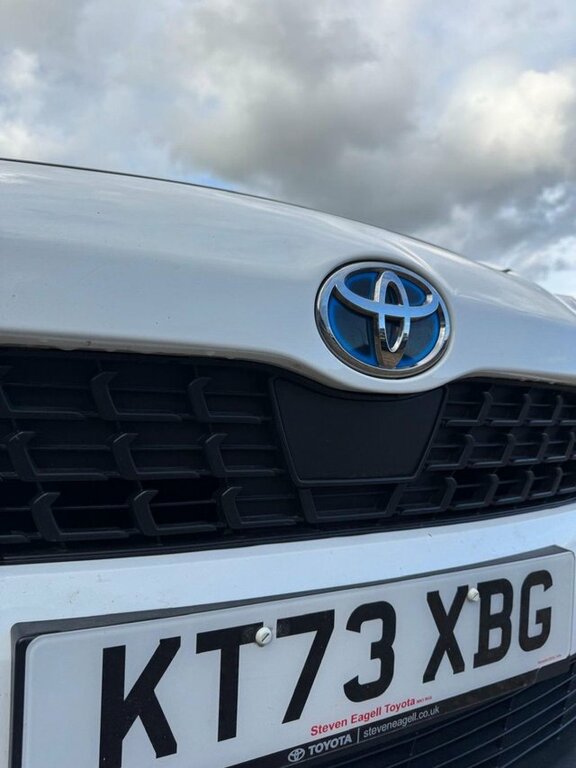 Toyota Yaris Cross Design White #33