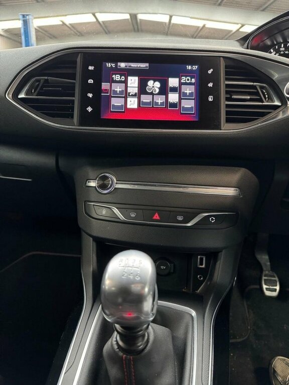 Peugeot 308 Hatchback Red #24
