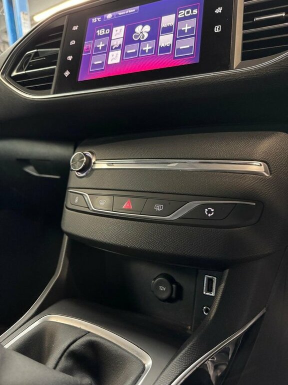 Peugeot 308 Hatchback Red #21