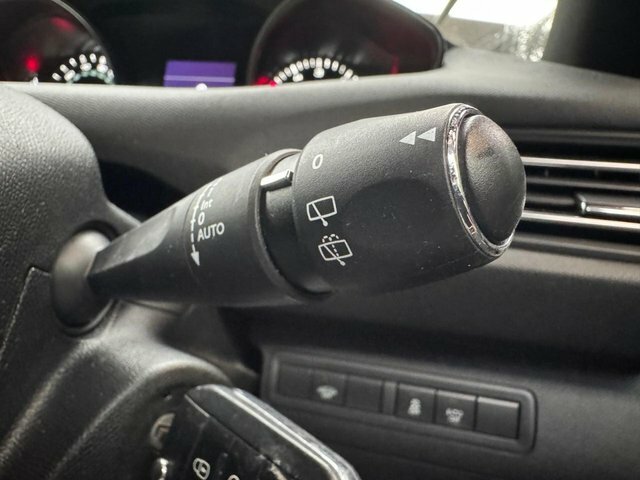 Peugeot 308 Hatchback Red #16