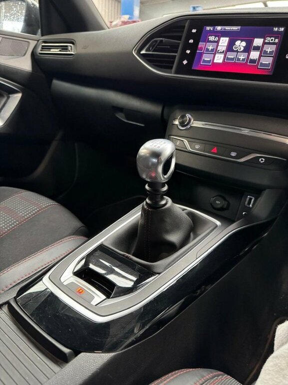 Peugeot 308 Hatchback Red #20