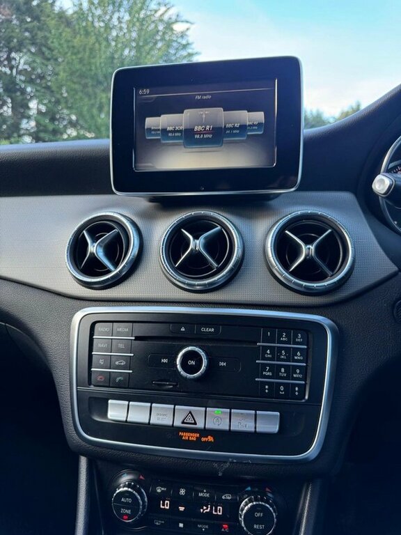Mercedes-Benz CLA Class 2.1 Cla 200 D White #22