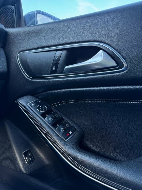Mercedes-Benz CLA Class 2.1 Cla 200 D White #28